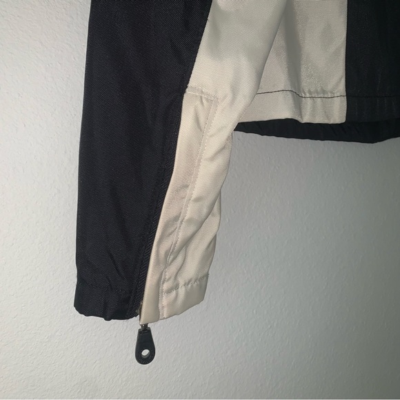 Size Medium - Women’s Authentic Vintage Harley Davidson Jacket - Picture 7 of 9